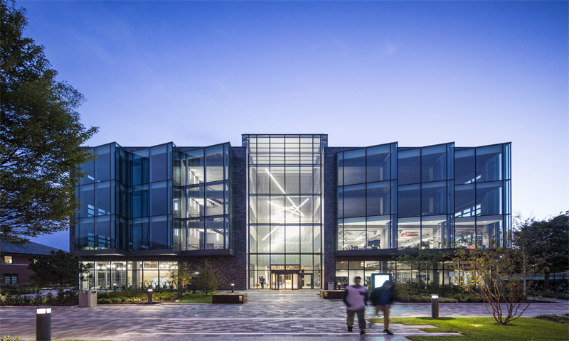 东莞市创辉写字楼：地理位置优势、交通条件优势、办公环境优势、文化氛围浓厚